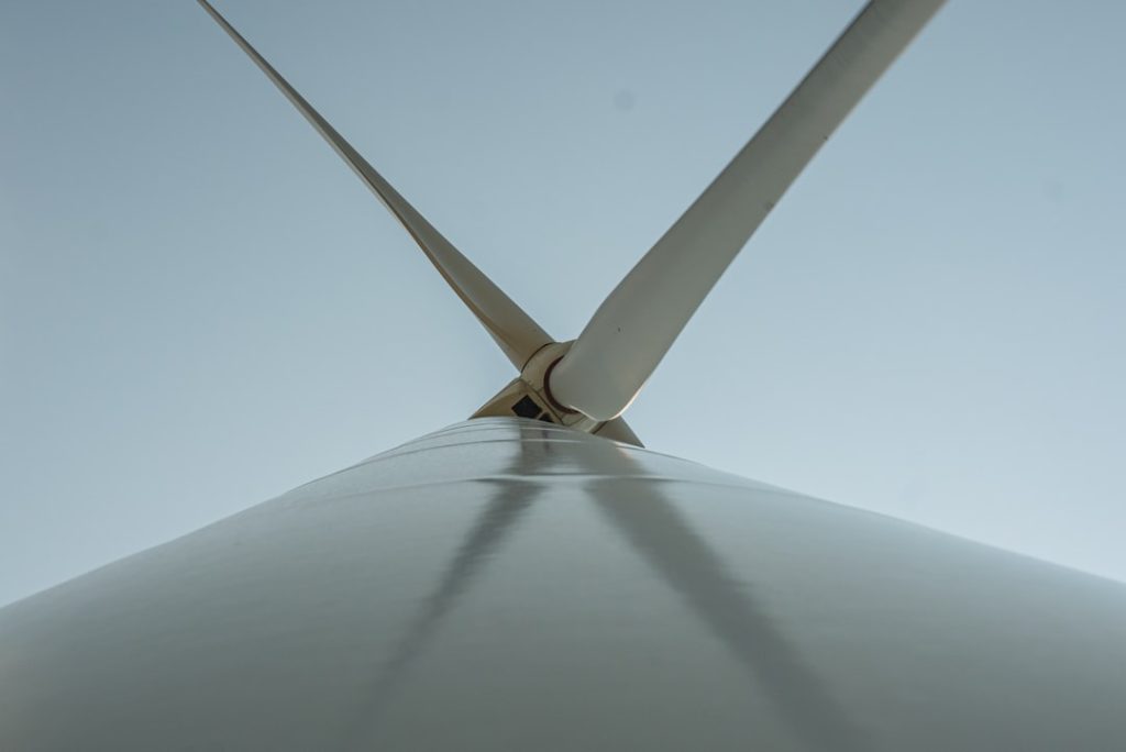private windturbine – nachhaltige und individuelle energieerzeugung für ihr zuhause. effizient, umweltfreundlich und kostensparend.