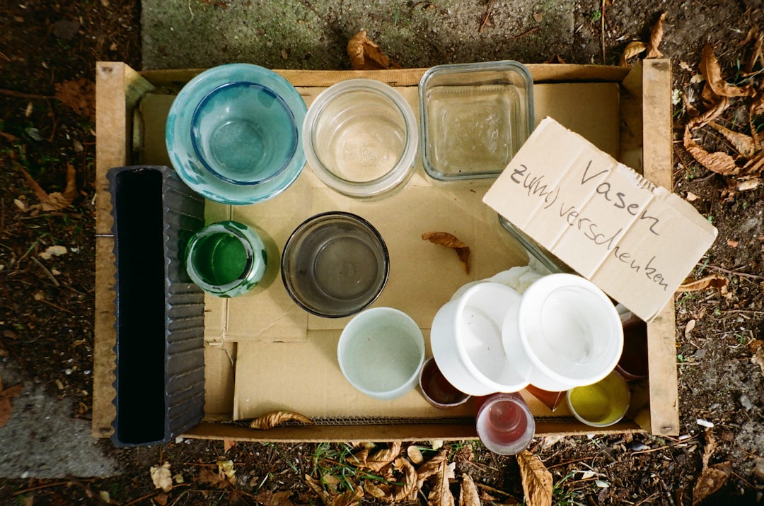 entrümpelung leicht gemacht: tipps und tricks zum effektiven ausmisten und organisieren für ein aufgeräumtes zuhause.