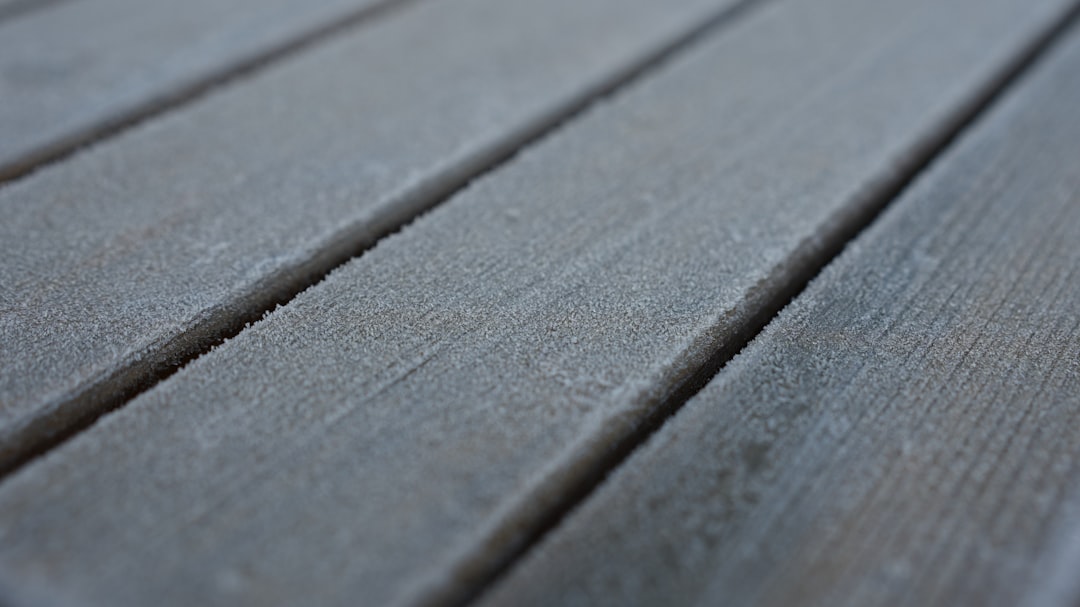 entdecken sie den einzigartigen sandstrahl-effekt für einen modernen und rustikalen look auf verschiedenen oberflächen. perfekt für individuelle designs und hochwertige veredelungen.