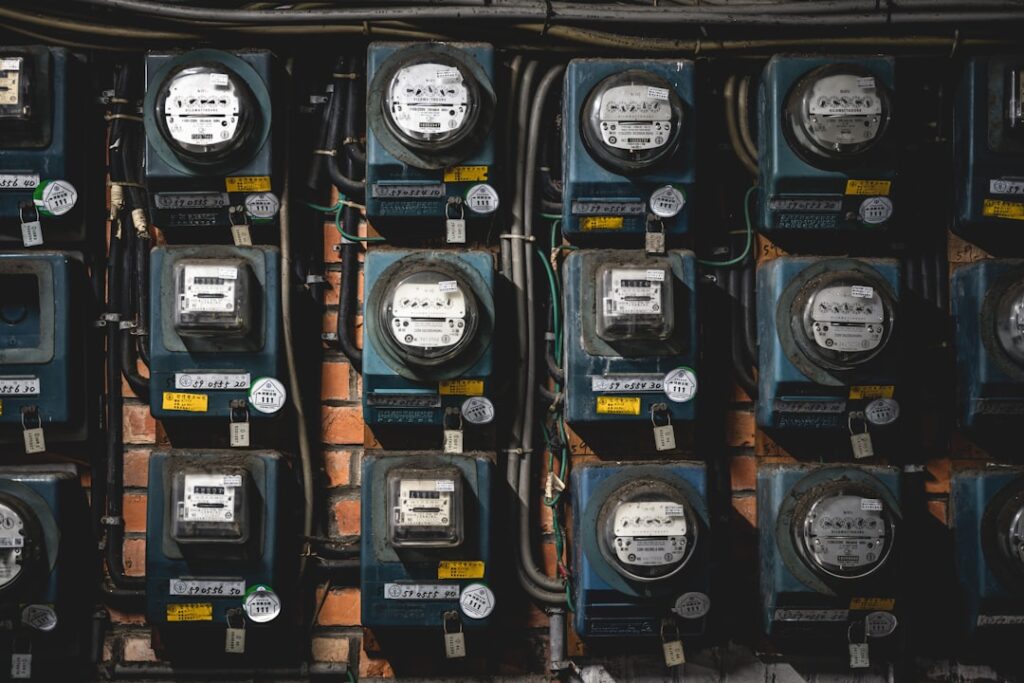 berechnung der elektrischen leistung: leitfaden zur bestimmung von spannung, strom und leistung in elektrischen schaltungen.