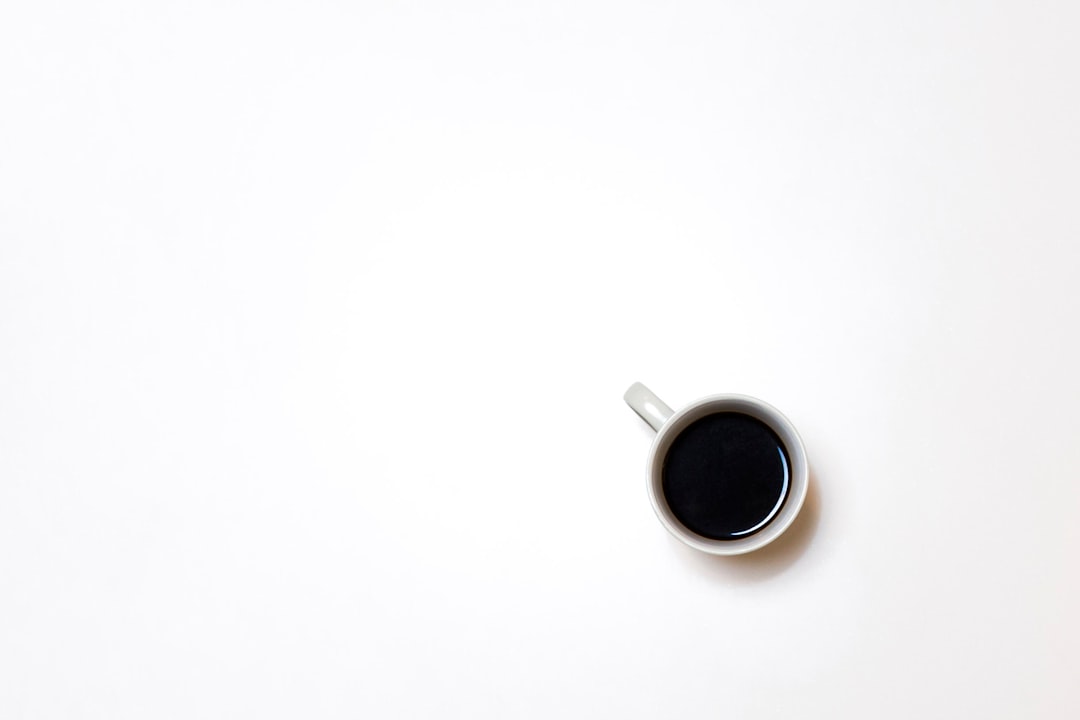 entdecken sie die essenz des minimalismus: weniger ist mehr. erfahren sie, wie ein minimalistischer lebensstil klarheit, fokus und innere ruhe bringt.