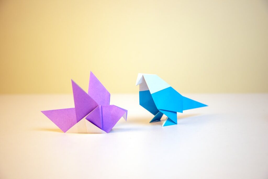 entdecken sie die kunst des origami, die faszinierende japanische papierfalttechnik, die kreative und entspannende figuren aus einfachem papier schafft.